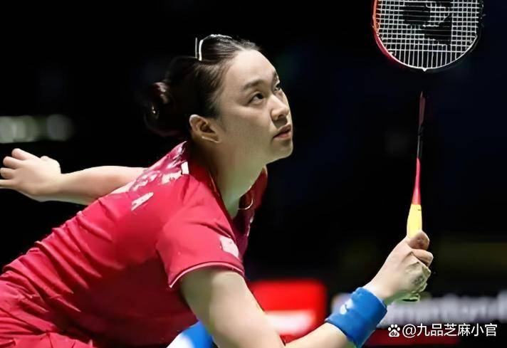中国羽毛球队轻取法国羽毛球队，安赛龙关键制胜
