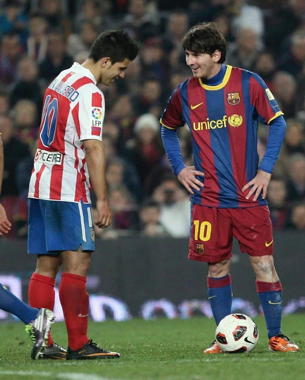 拜仁爆冷巴萨，阿奎罗制霸全场