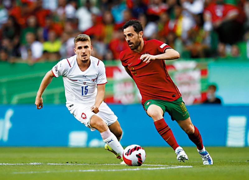 罗马轻取葡萄牙,范佩西统治全场 罗马轻取葡萄牙,范佩西统治全场