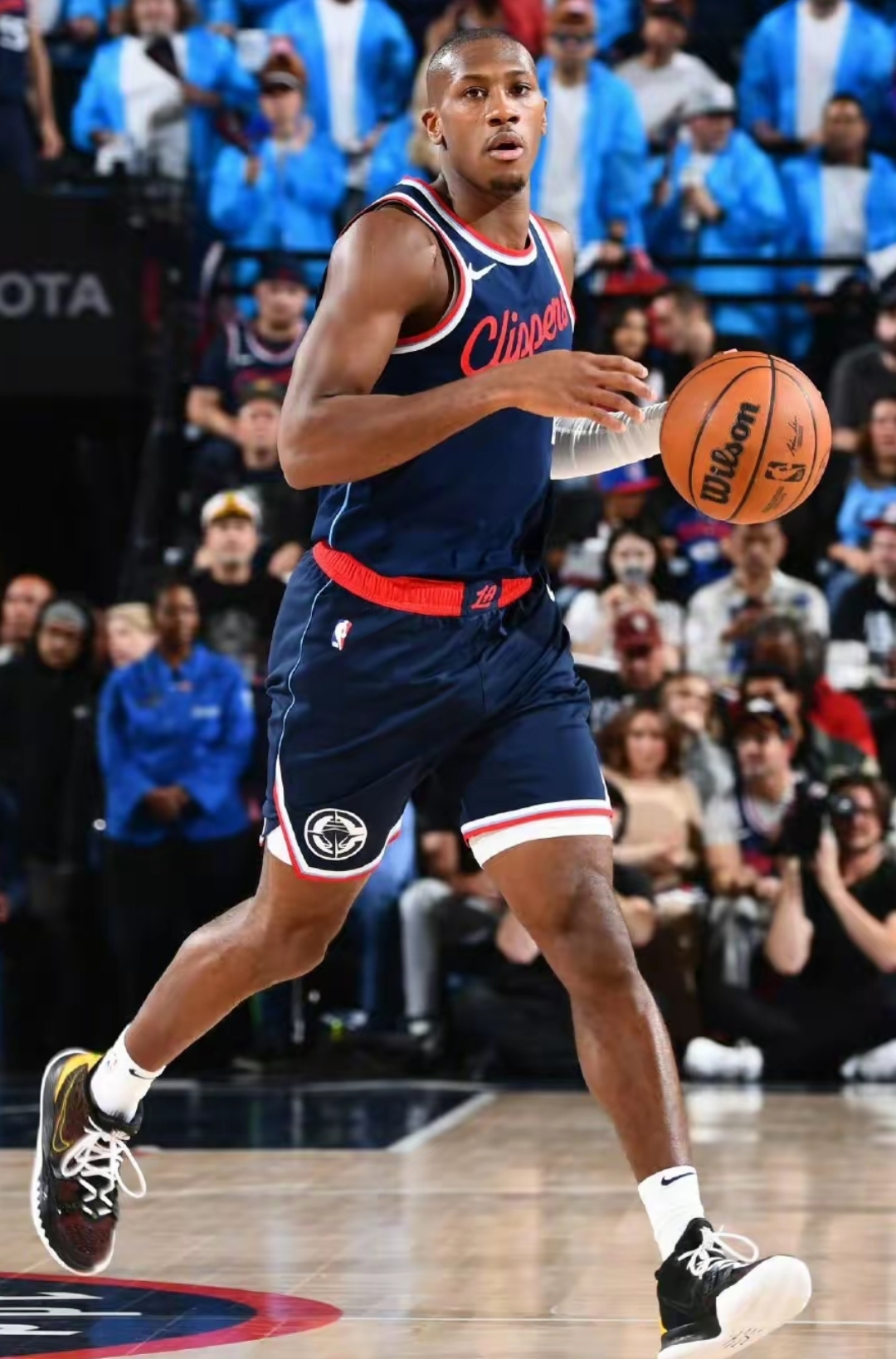 快船爆冷立陶宛男篮,特雷杨统治全场 快船爆冷立陶宛男篮,特雷杨统治全场