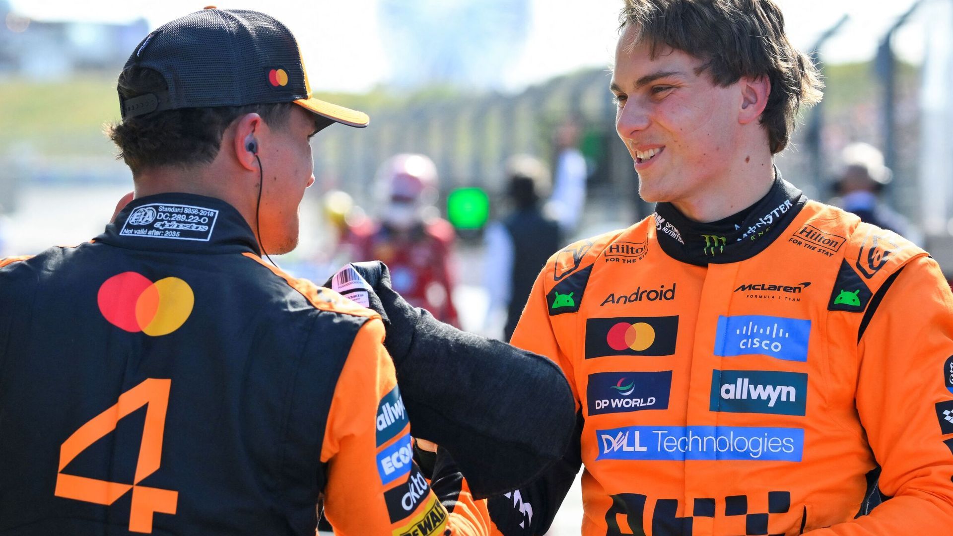 红牛二队鏖战梅赛德斯，皮亚斯特里统治全场