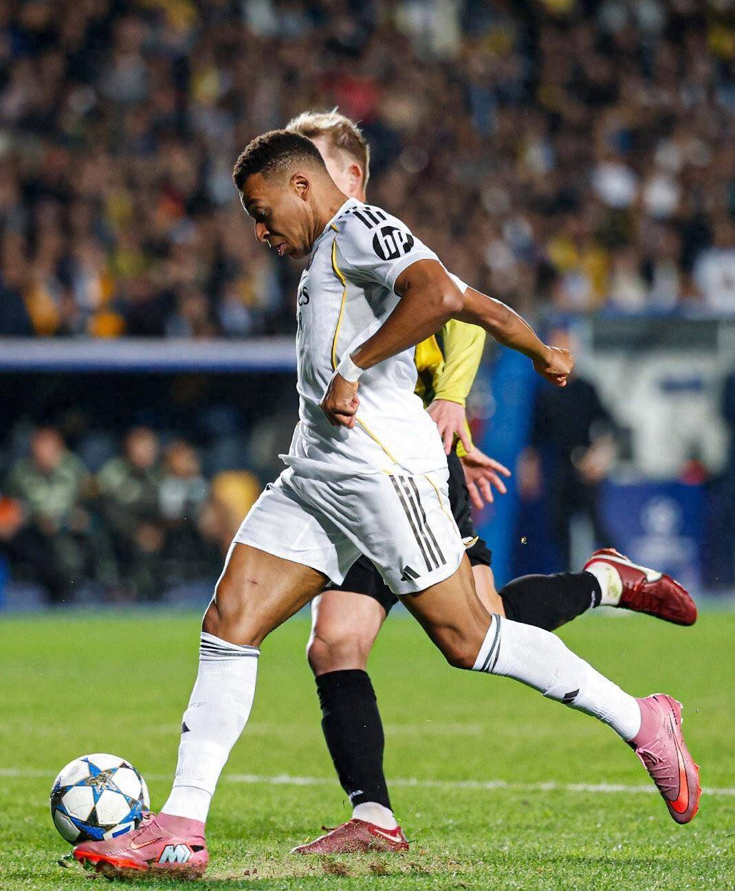 拜仁逆转马德里竞技，姆巴佩带队取胜