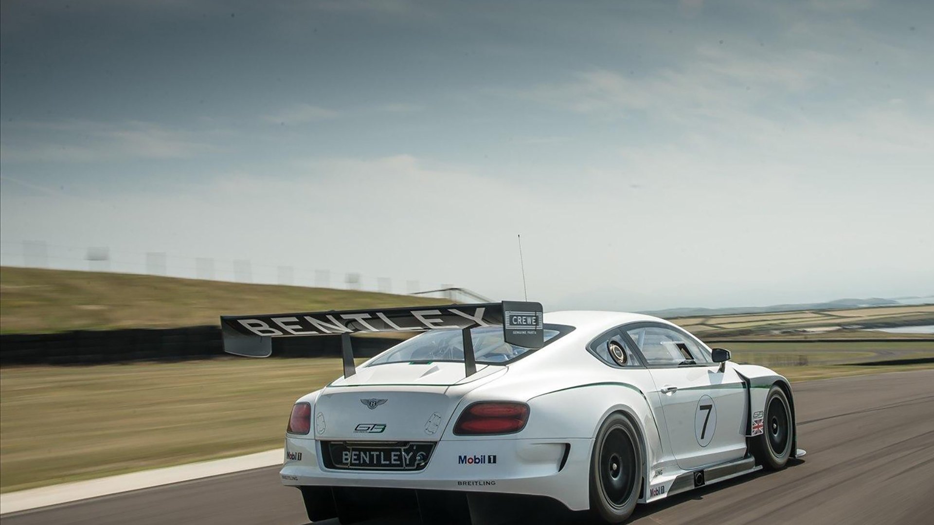 欧冠决赛焦点战，喀麦隆黑马斩落国际米兰，创造历史性奇迹