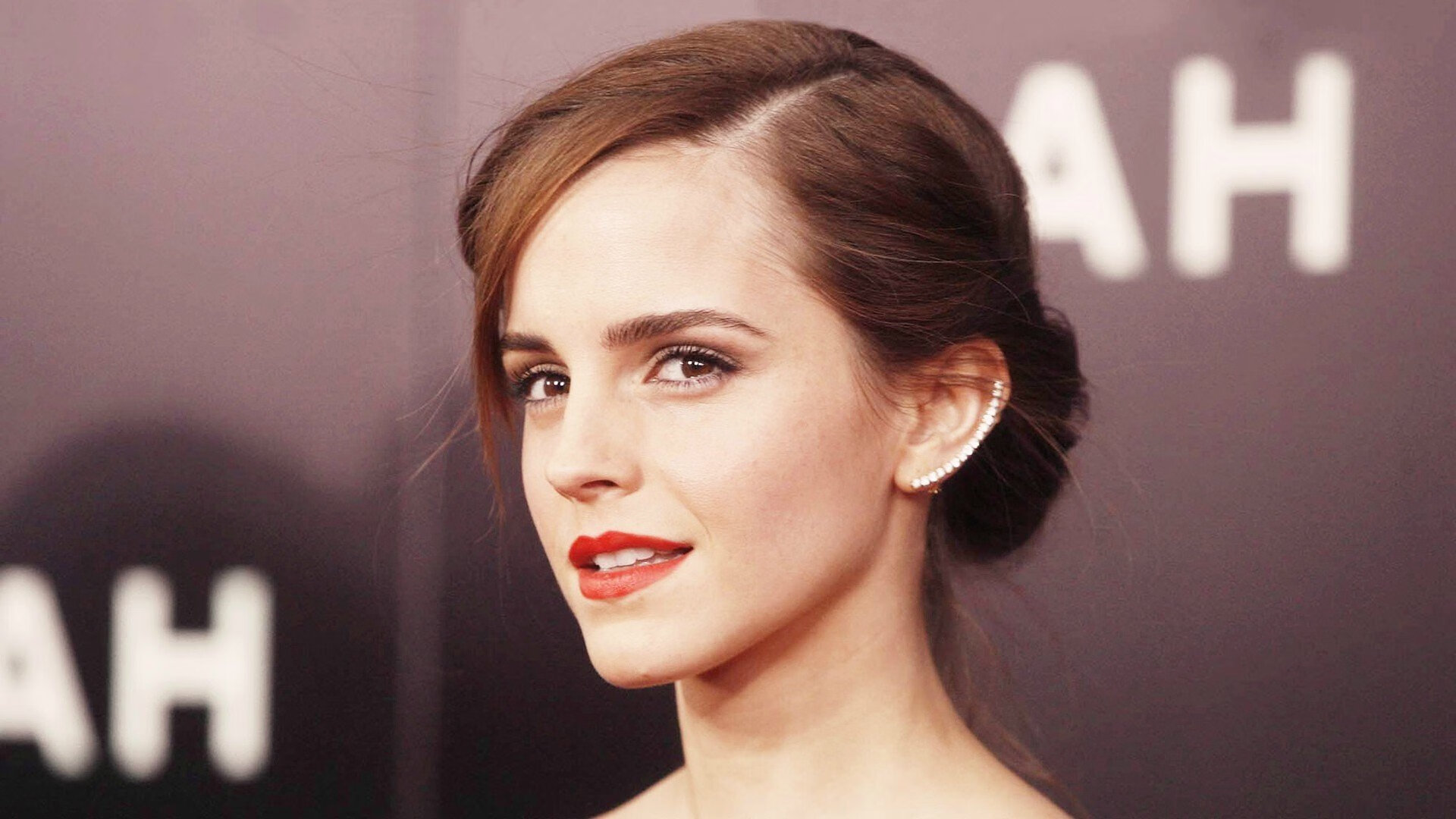 神锋封王与铁血之师，足球之夜的两种胜利哲学